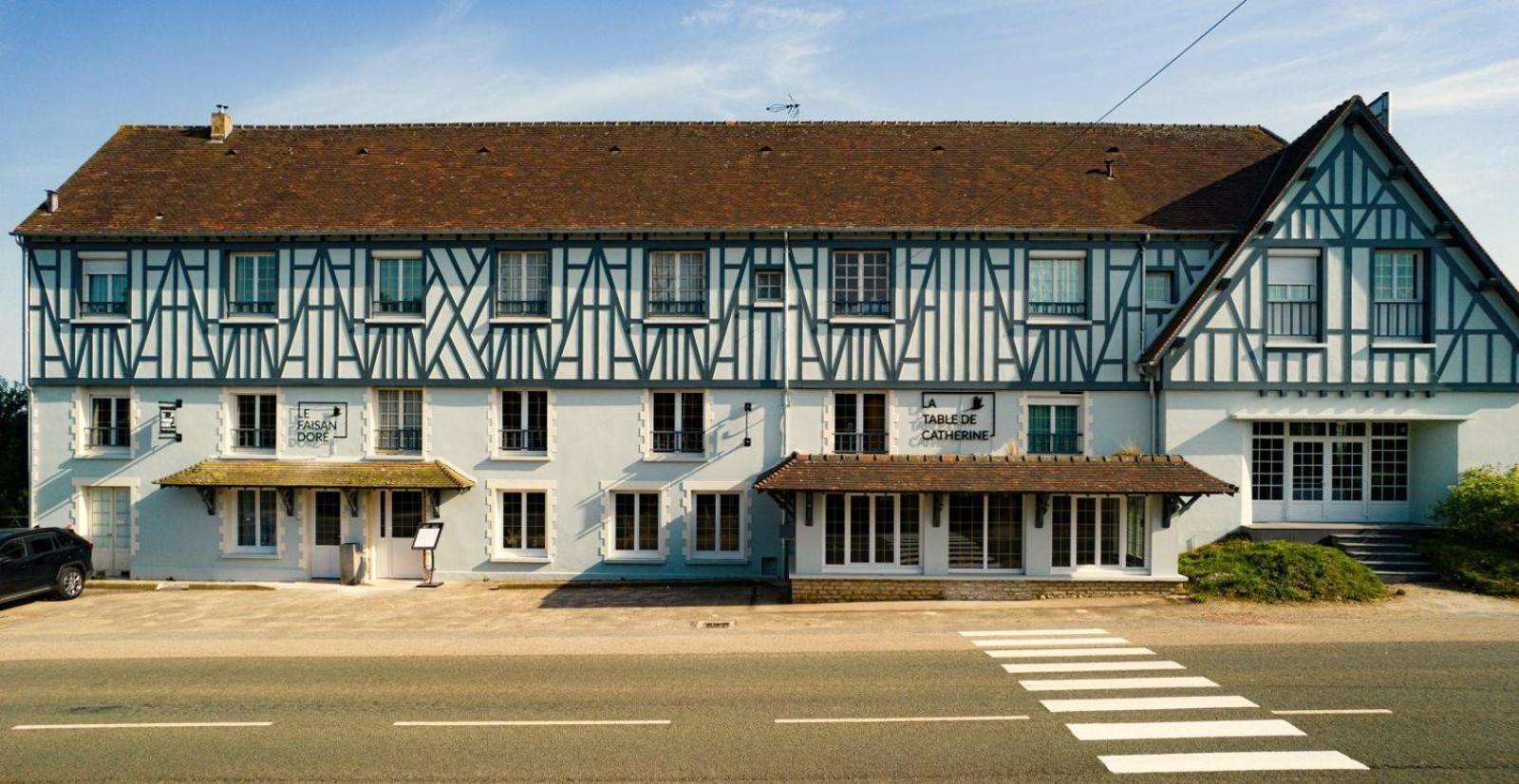 Hotel Le Faisan Dore Argentan Exterior foto